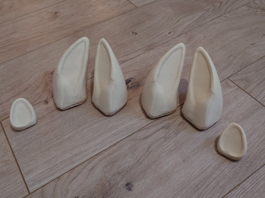 Discounted large deer/ungulate hand hooves