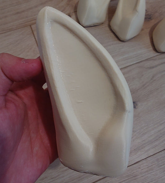 Discounted large deer/ungulate hand hooves