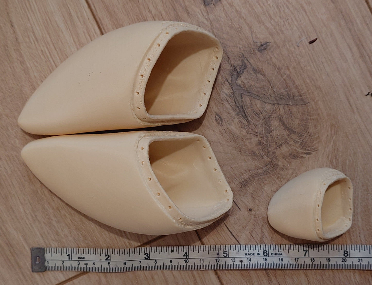 Discounted large deer/ungulate hand hooves